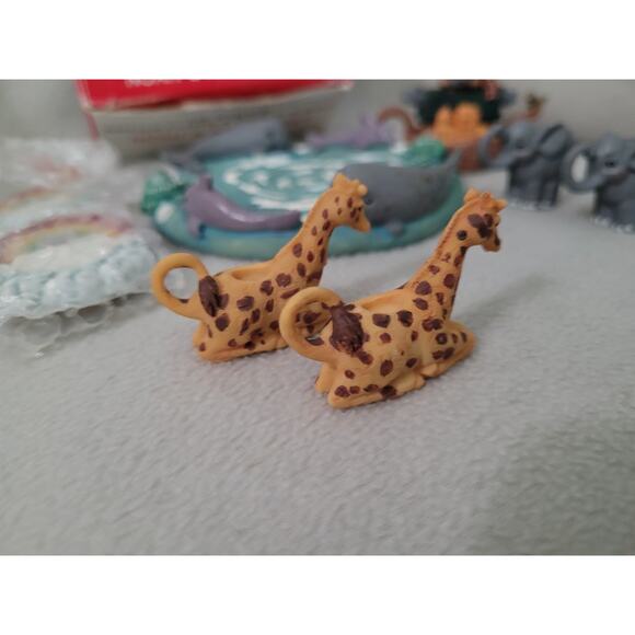 New Noah's Ark Tea Set Mini 10 Piece Set Ceramic Whales Rainbow - Picture 3 of 9